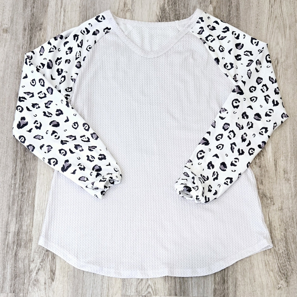 Women's Long Sleeve Leopard Shirt Medium